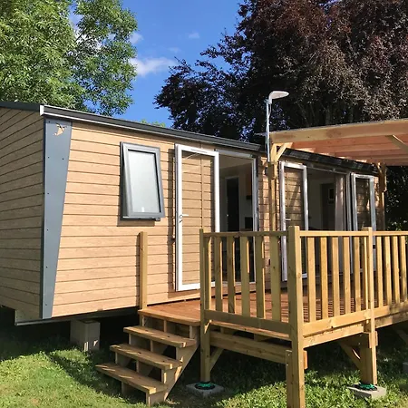 مكان تخييم Le Mondou Saint-Julien-de-Lampon