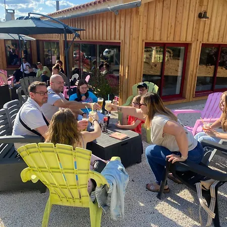 Le Mondou مكان تخييم Saint-Julien-de-Lampon