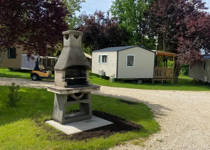 Le Mondou Кемпинг *